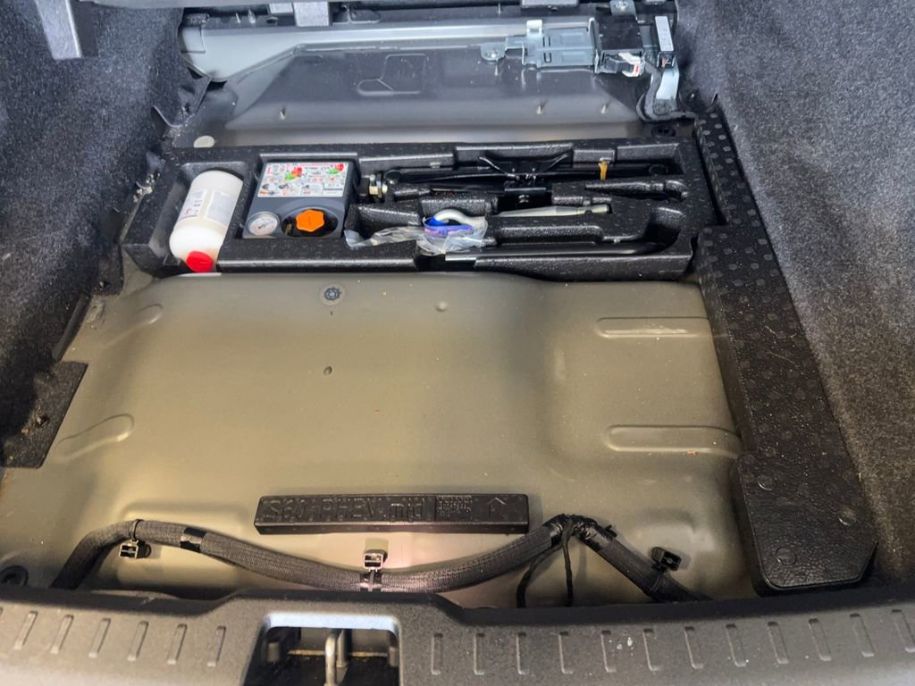 Used 2023 Volvo S60 T8 Plus image 9