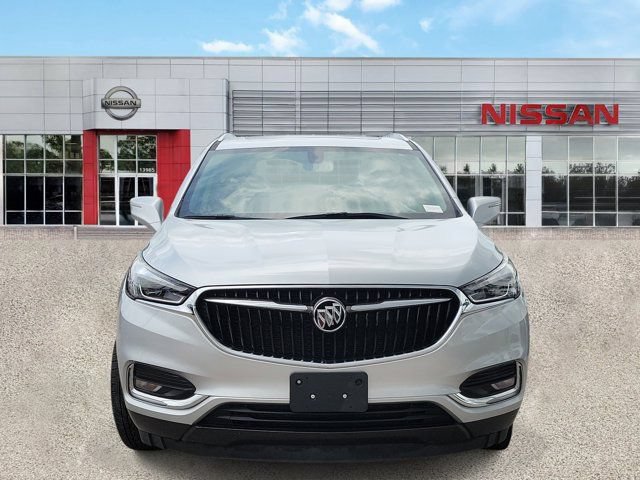 Used 2020 Buick Enclave Essence w/ Sound and Sites Package FWD image 2