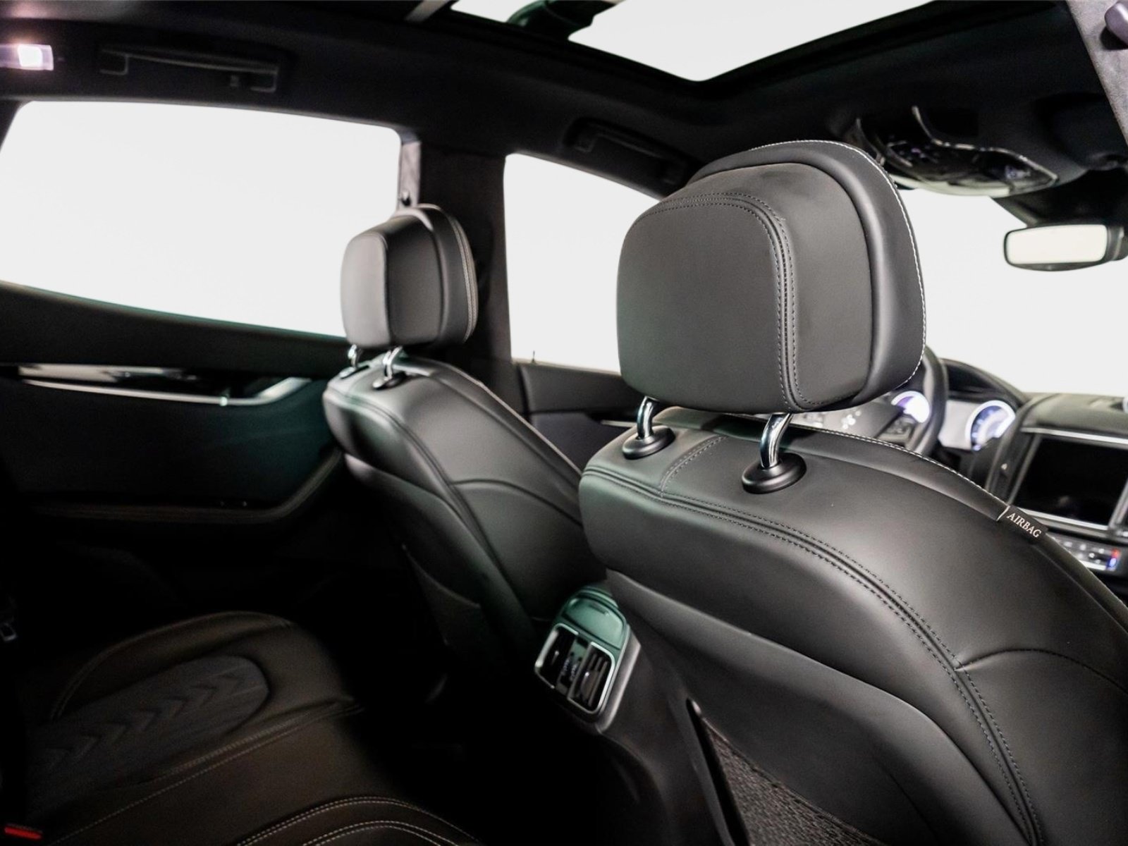 Used 2023 Maserati Levante GT AWD/4WD image 47