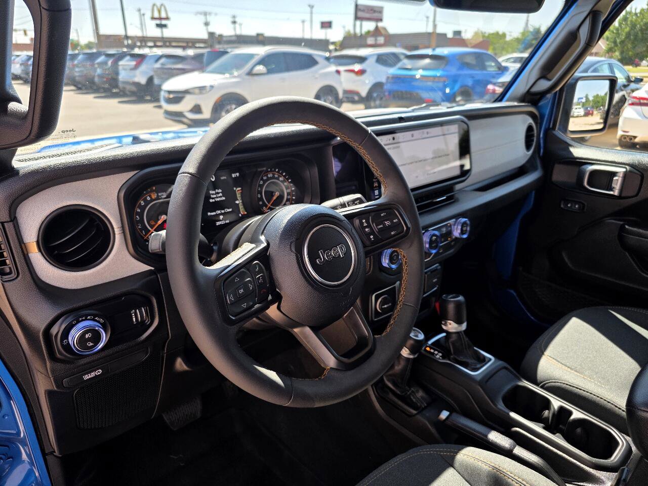 Used 2024 Jeep Gladiator Sport image 12