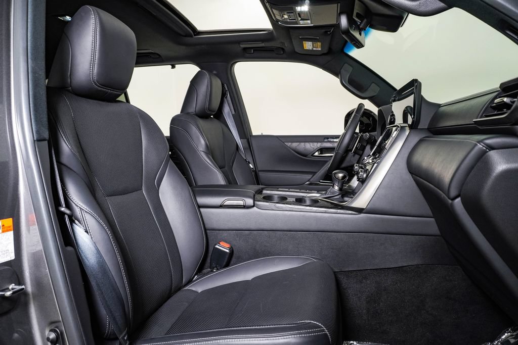 Used 2023 Lexus LX 600 4WD w/ Appearance Package image 16