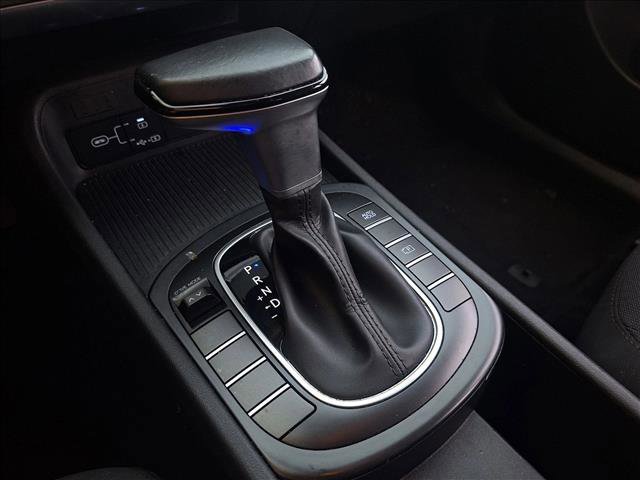 Used 2025 Hyundai Kona SEL image 14