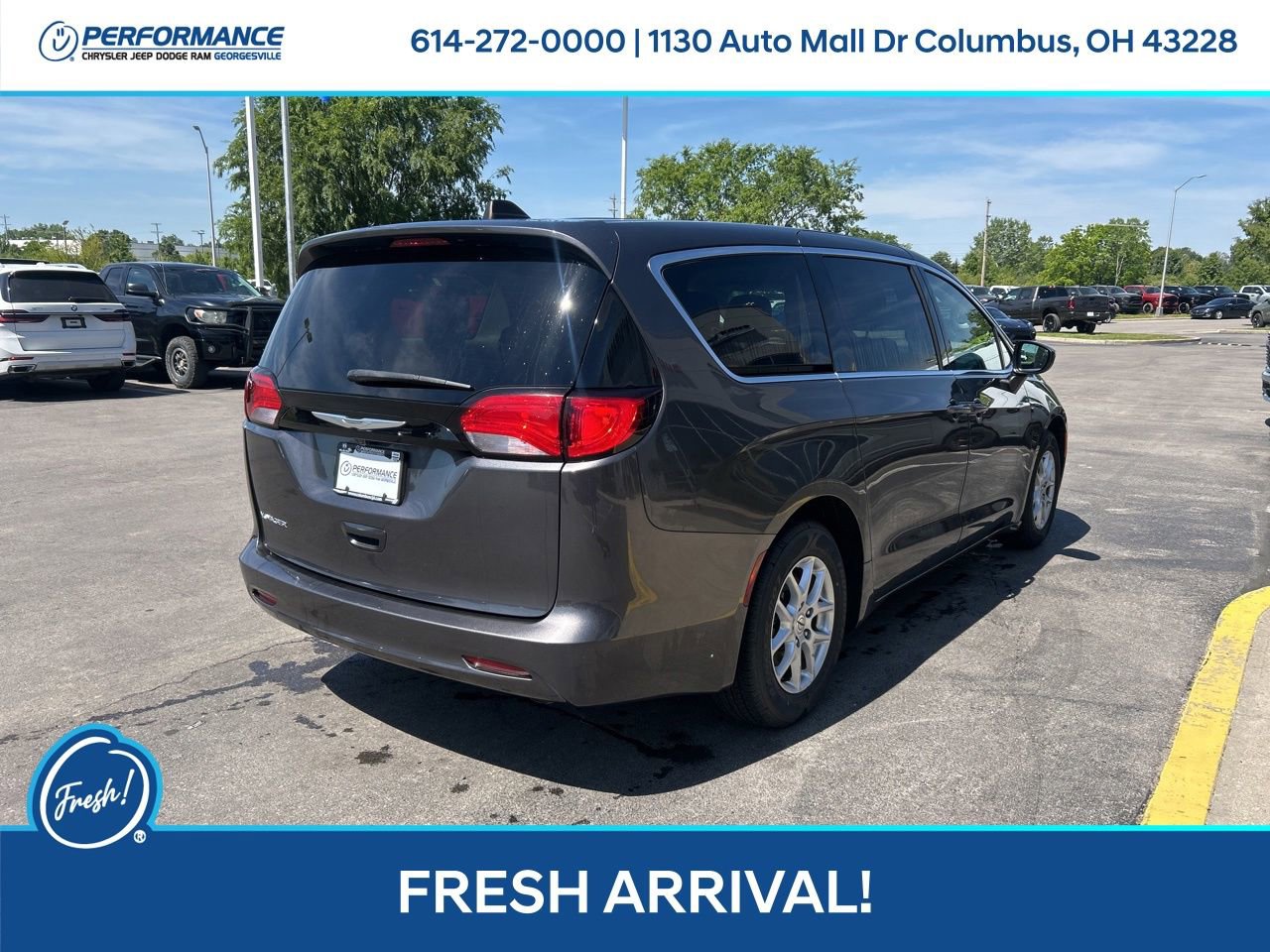 Used 2023 Chrysler Voyager LX FWD image 4
