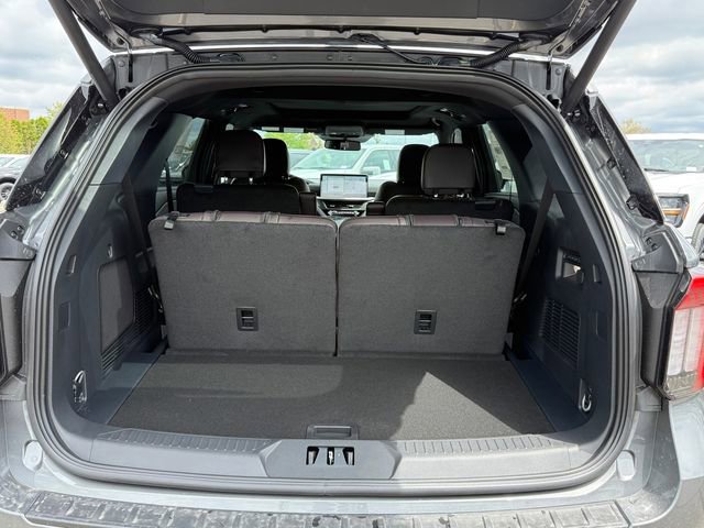 New 2026 Ford Explorer Platinum w/ LUX Leather Package AWD/4WD image 4