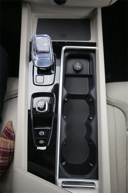 New 2026 Volvo XC60 B5 Ultra w/ Protection Package Premier image 11