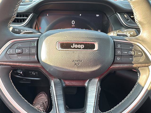 Used 2023 Jeep Grand Cherokee L Limited w/ Black Appearance Package image 20