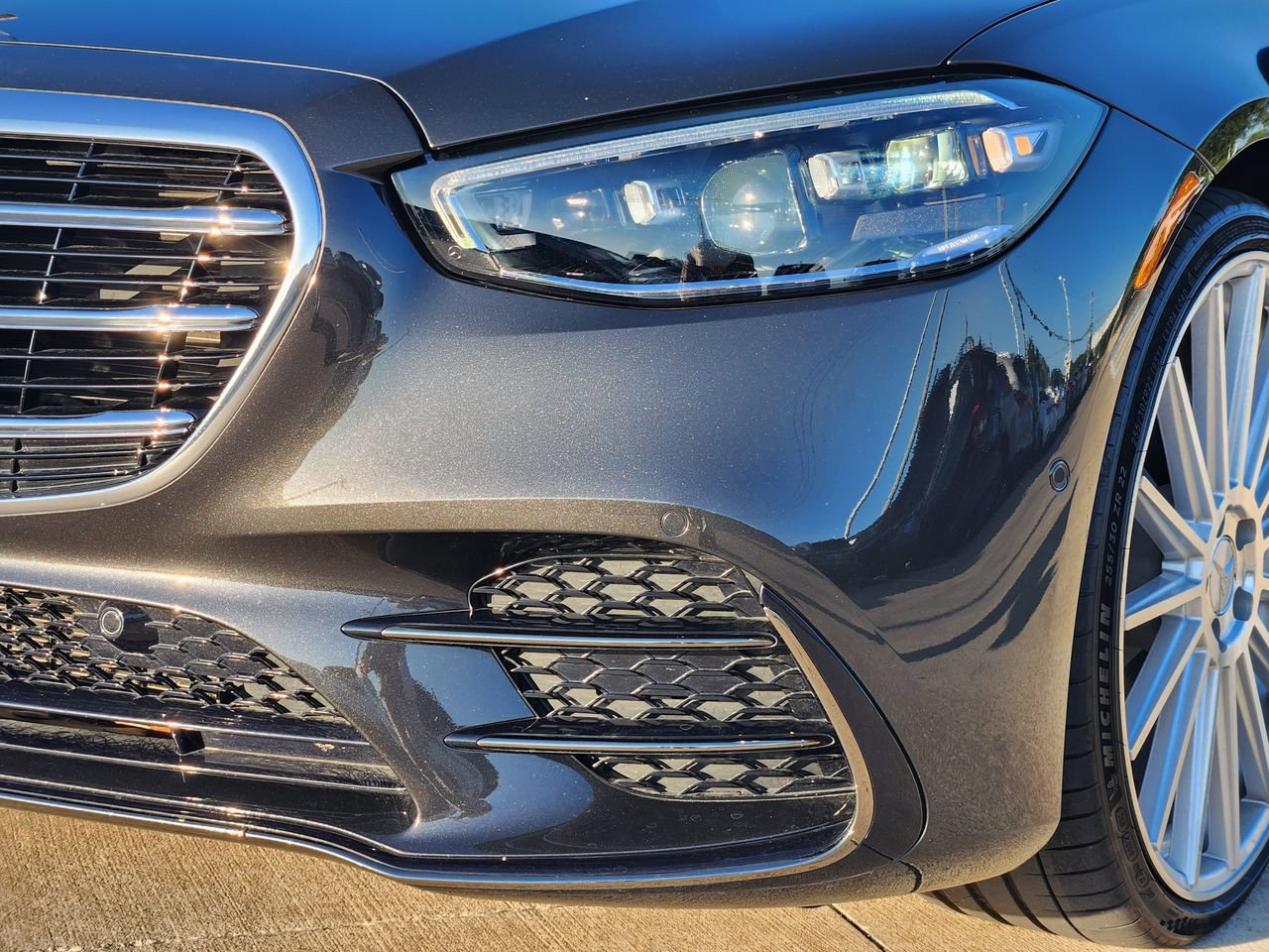Used 2023 Mercedes-Benz S 580 4MATIC Sedan w/ AMG Line image 9