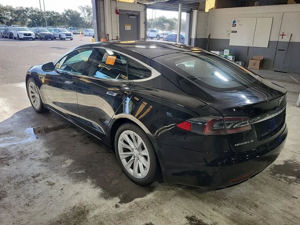 Used 2019 Tesla Model S 100D image 3