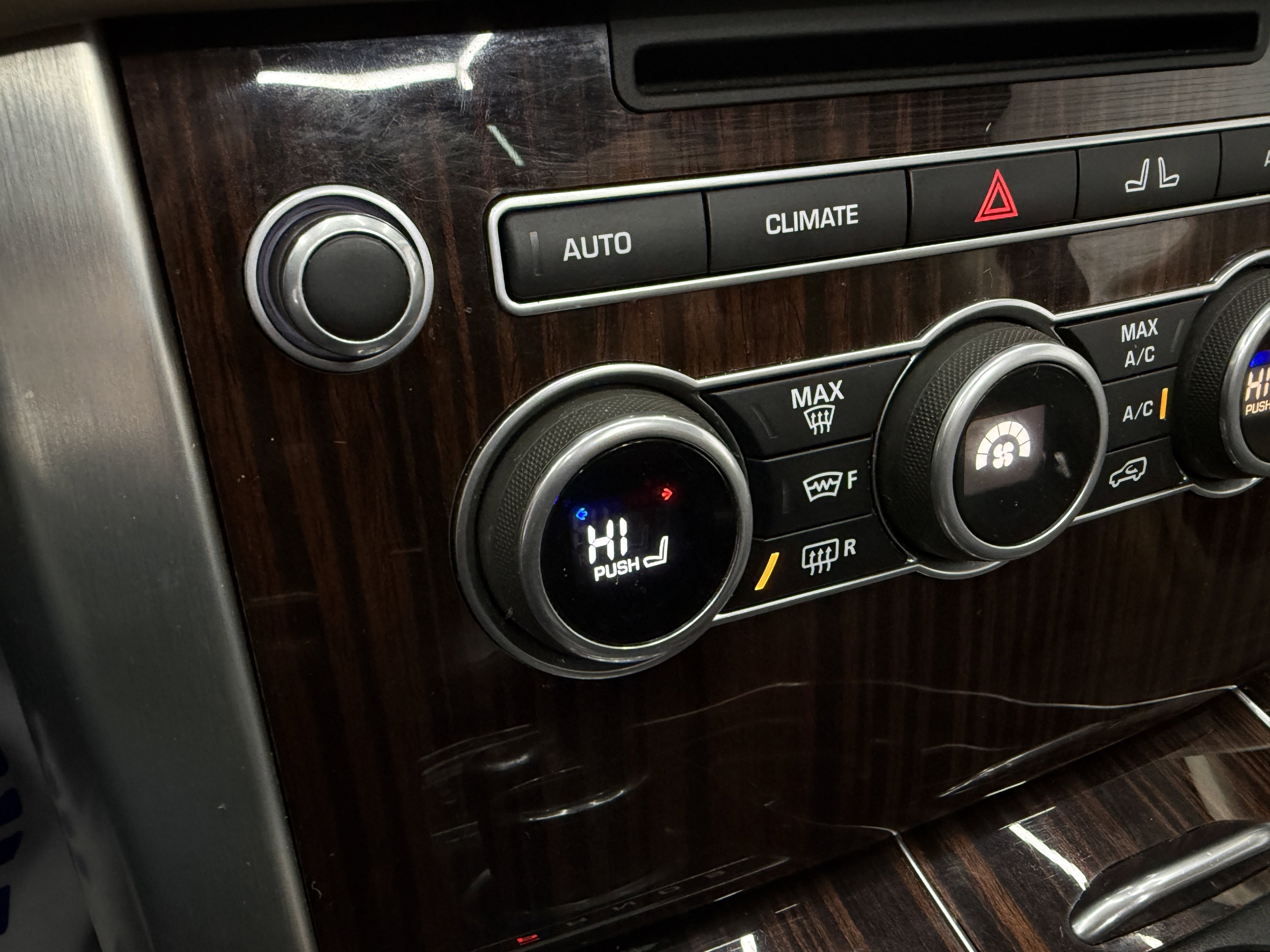 Used 2017 Land Rover Range Rover HSE image 20