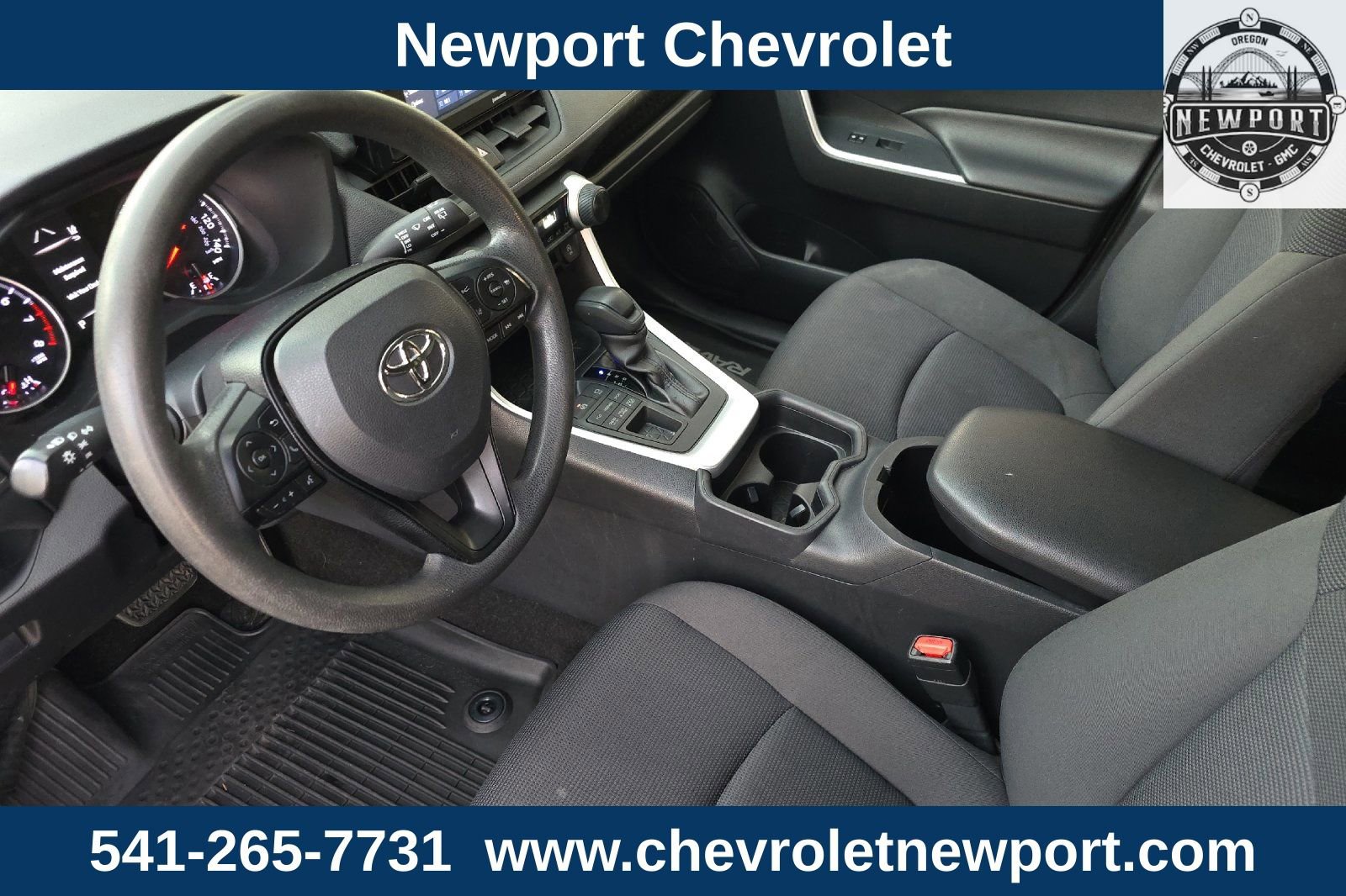 Used 2020 Toyota RAV4 LE image 11