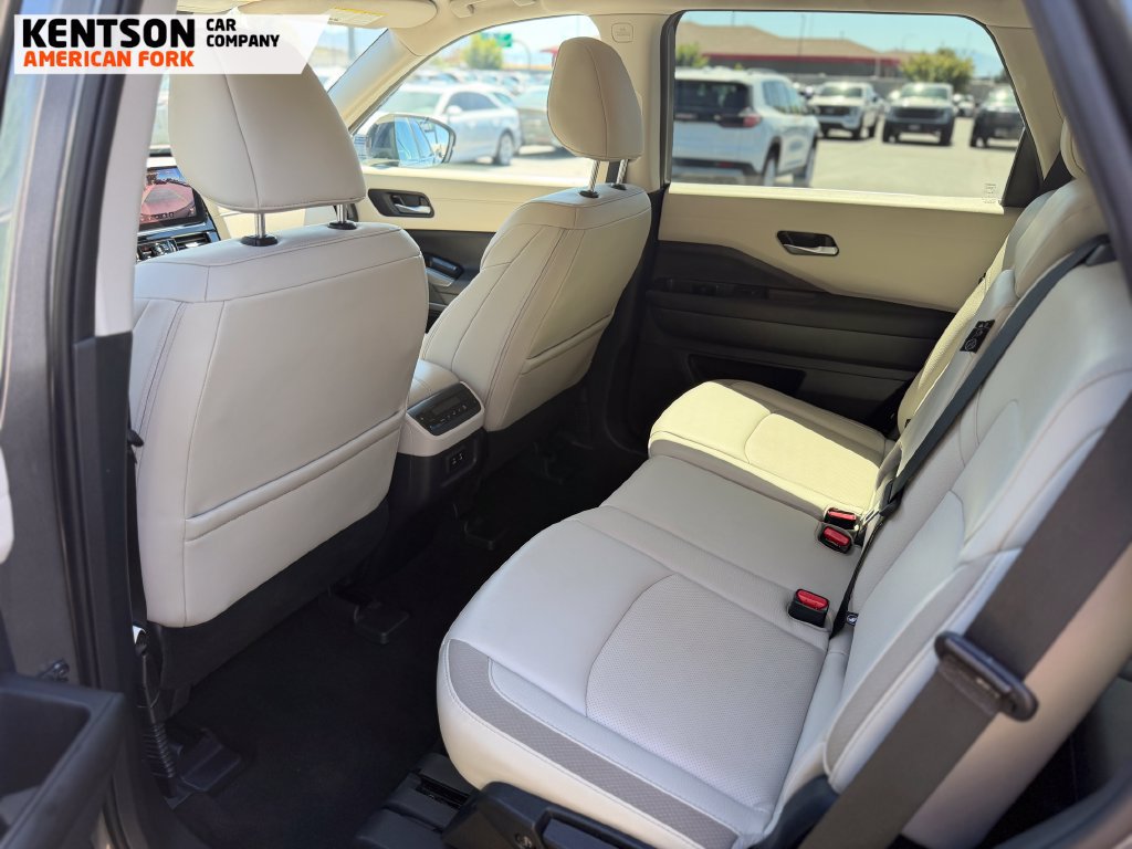 Used 2026 Nissan Pathfinder SL AWD/4WD image 33