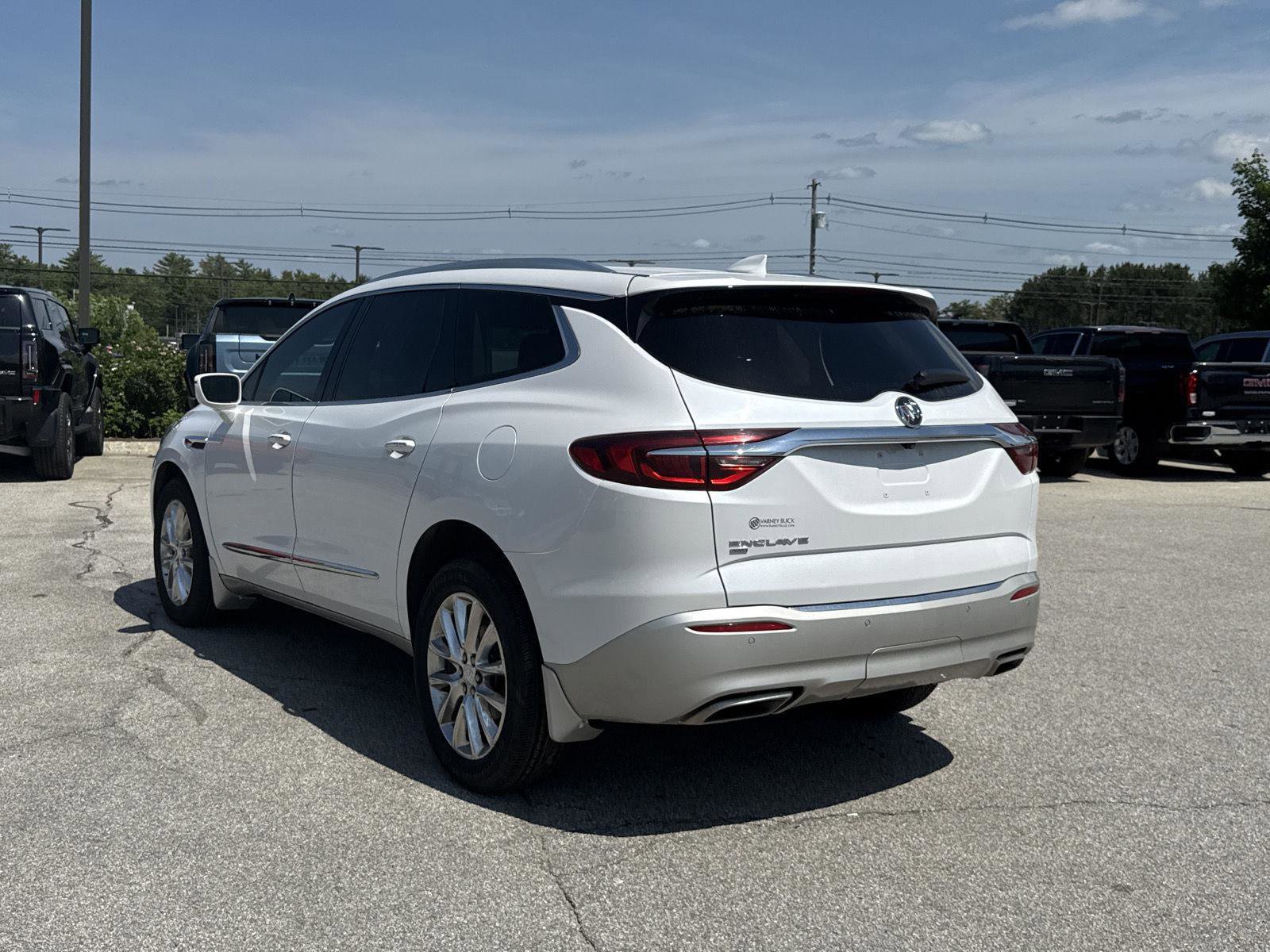 Used 2020 Buick Enclave Essence w/ Sound and Sites Package image 5