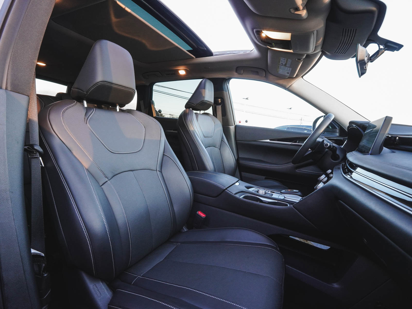 Used 2025 INFINITI QX60 Pure w/ Cargo Package image 40