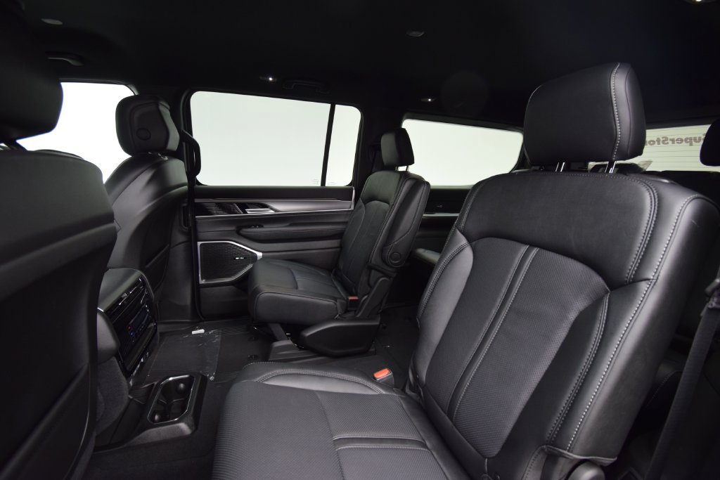 New 2026 Jeep Grand Wagoneer Limited AWD/4WD image 34