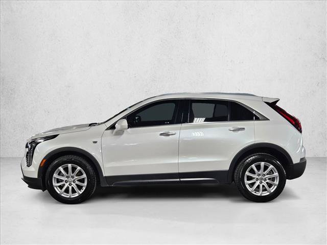 Used 2023 Cadillac XT4 Luxury w/ Cold Weather Package FWD image 9