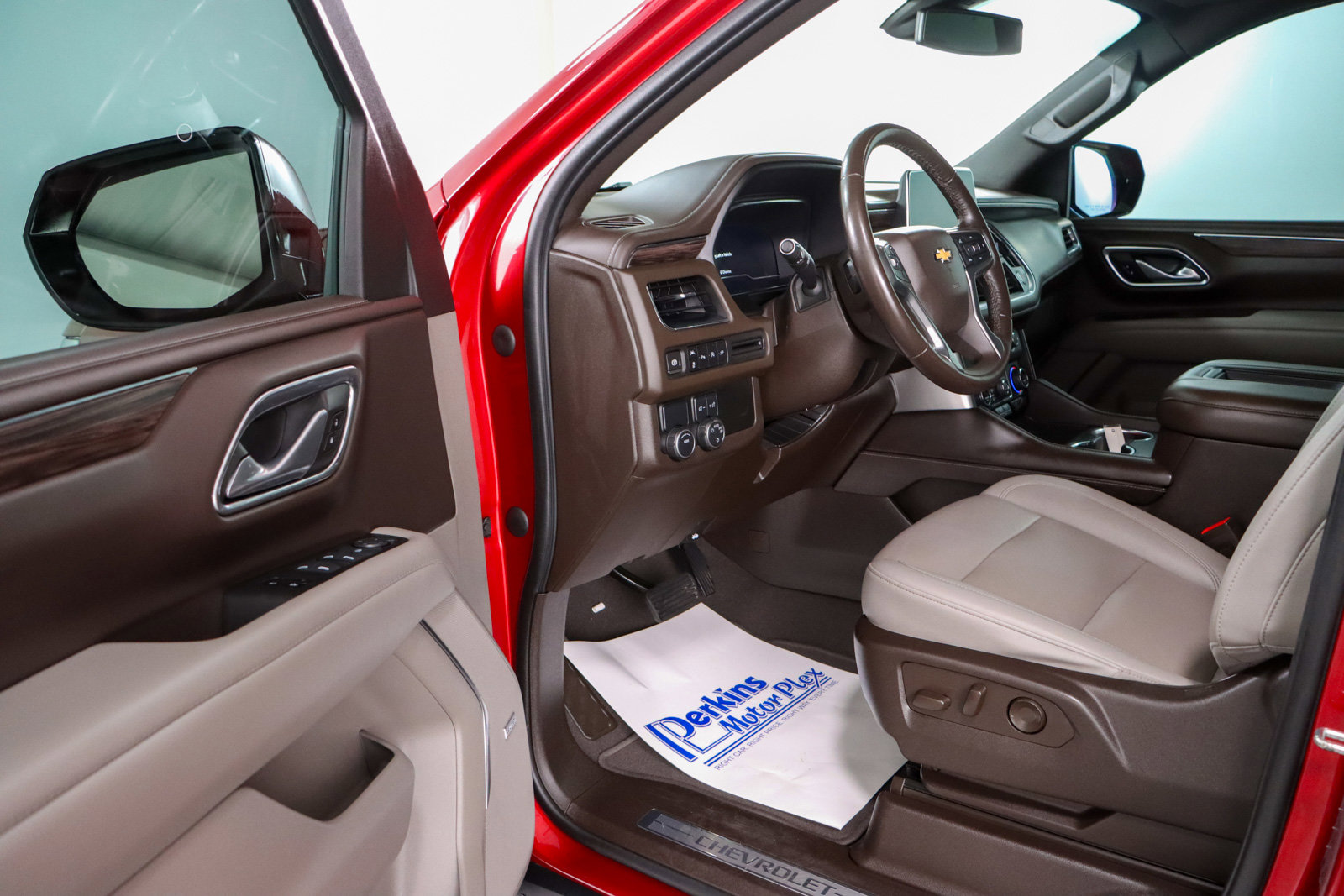 Used 2022 Chevrolet Tahoe LT image 3