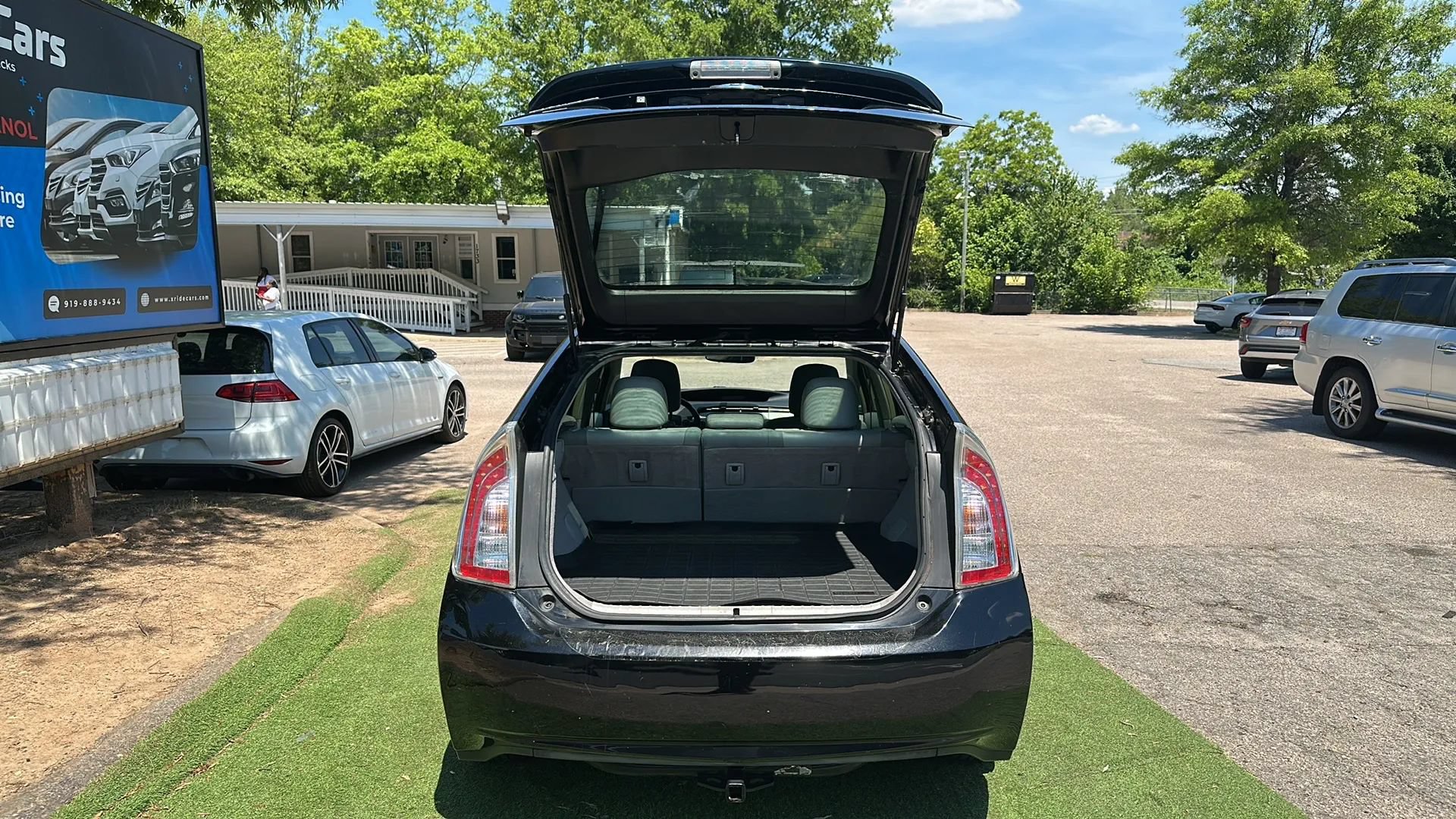 Used 2014 Toyota Prius Four w/ Solar Roof Package FWD image 13
