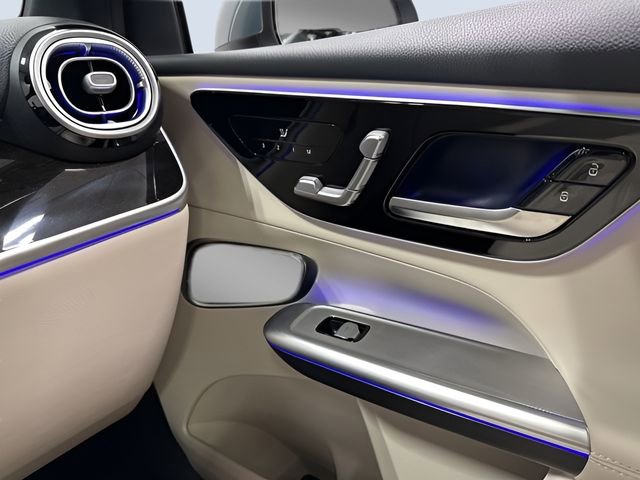 Certified 2025 Mercedes-Benz GLC 350e Silver image 34