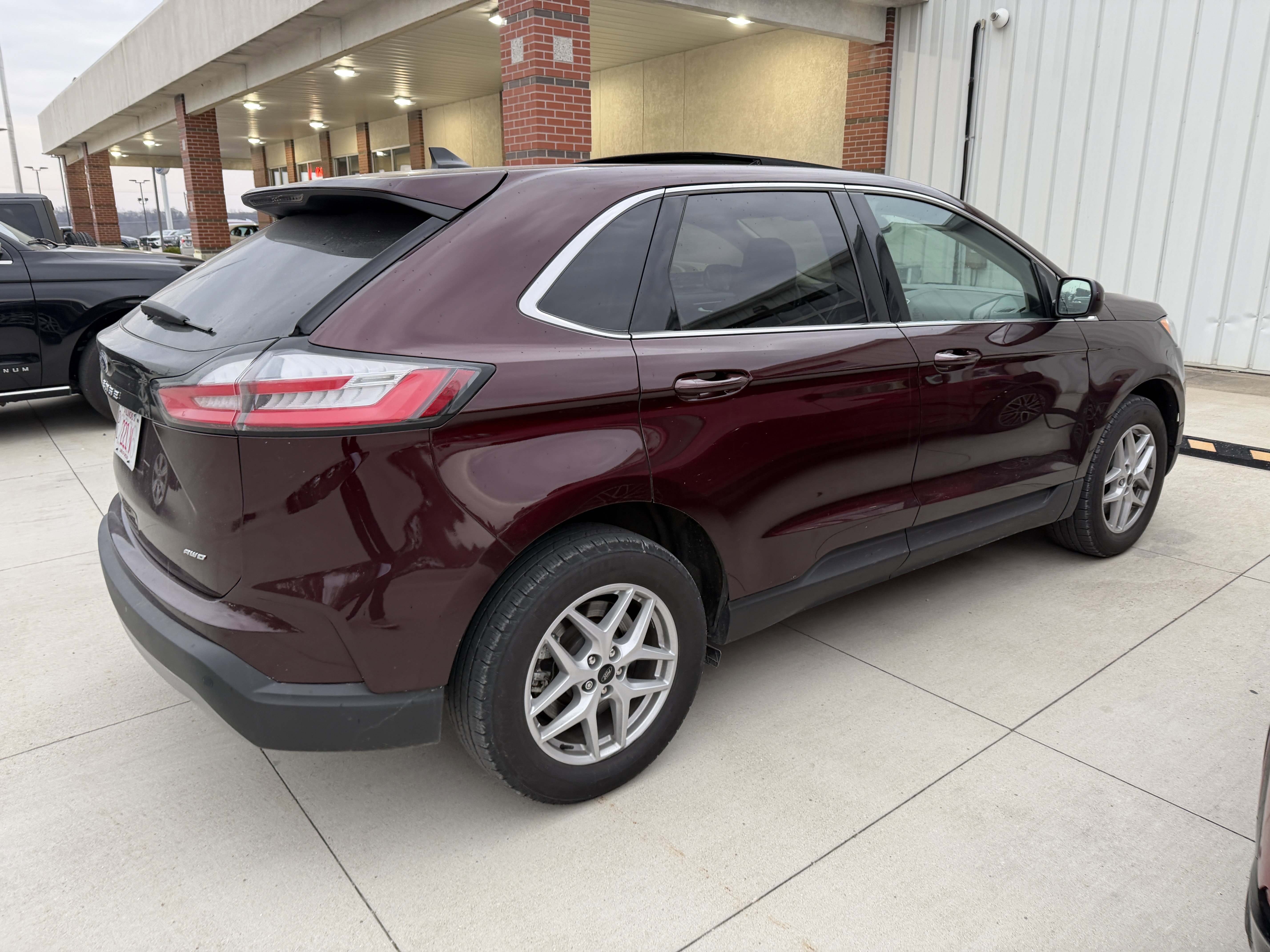 Used 2023 Ford Edge SEL w/ Convenience Package image 7