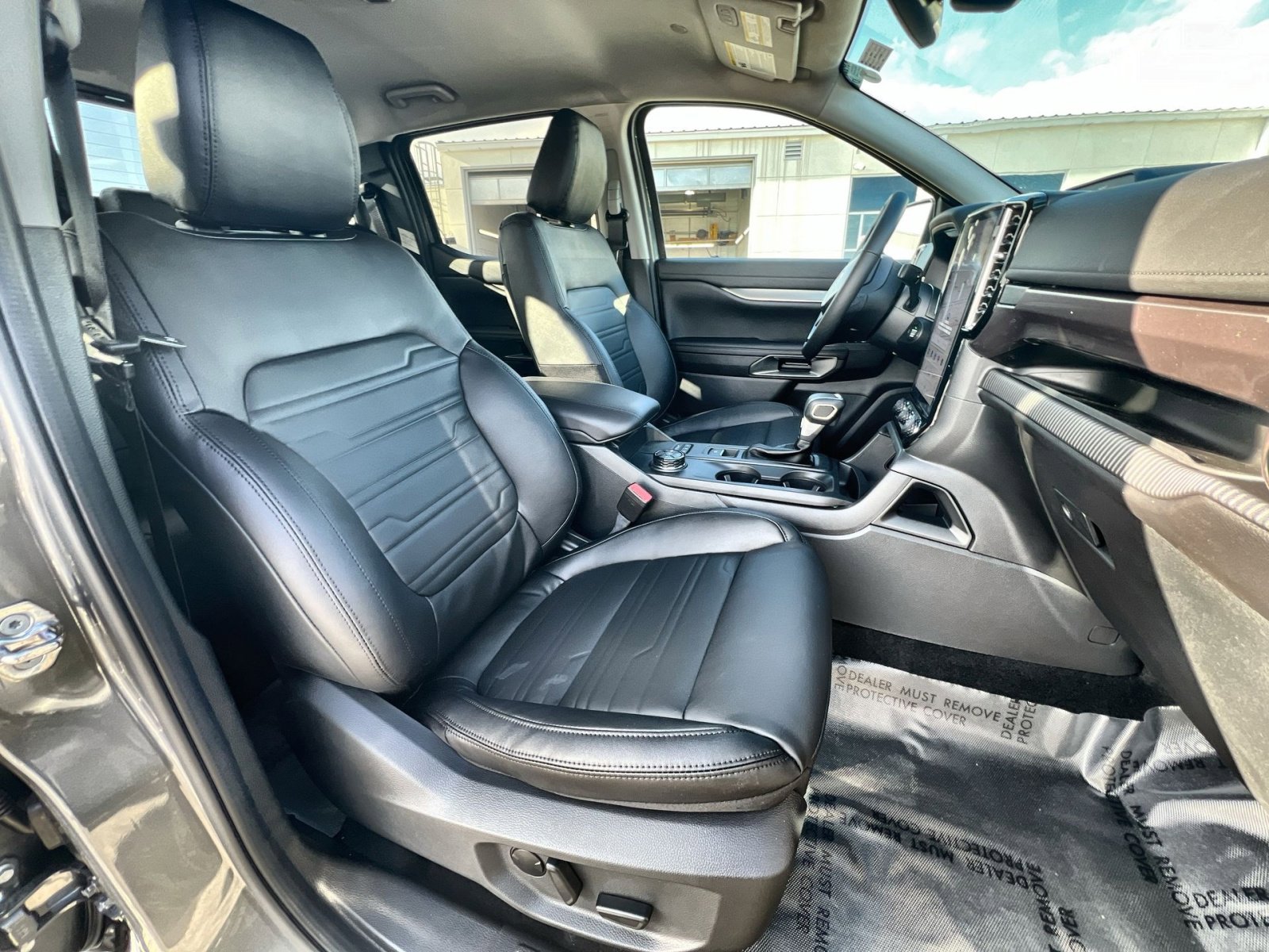 New 2025 Ford Ranger Lariat w/ FX4 Off-Road Package image 26