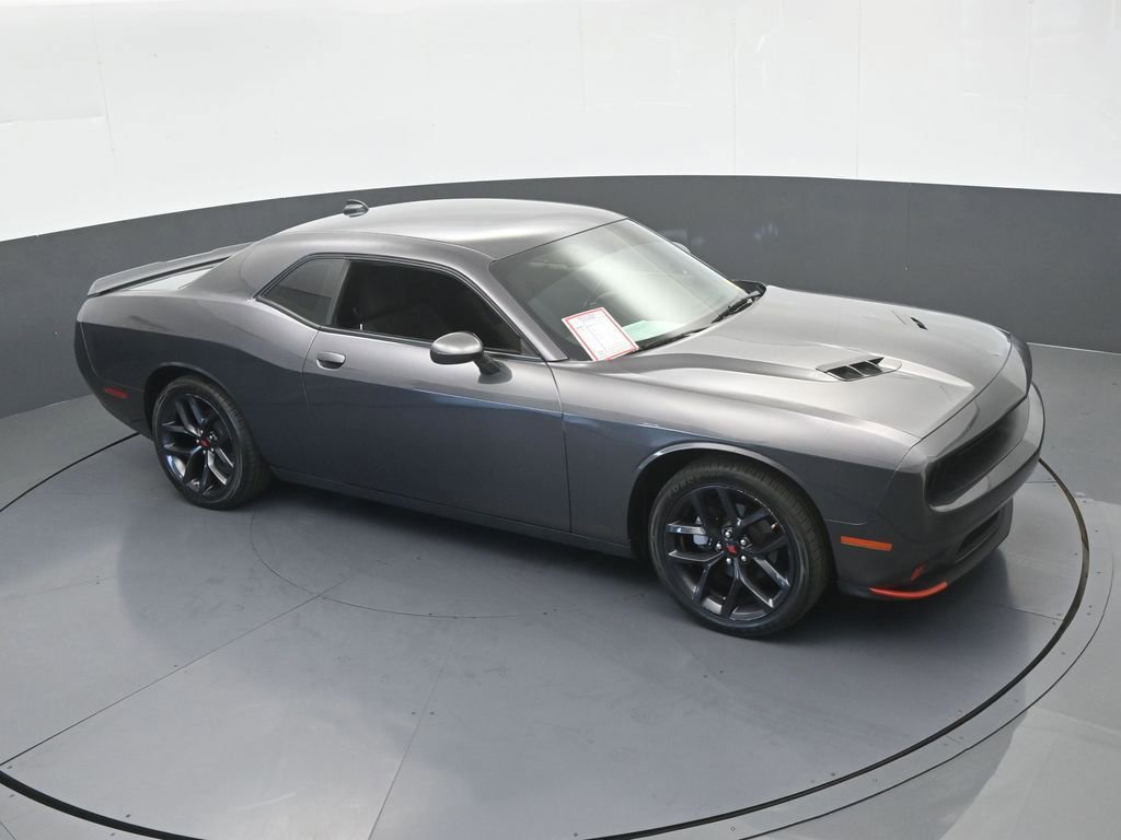 Used 2022 Dodge Challenger SXT w/ Driver Convenience Group RWD image 43