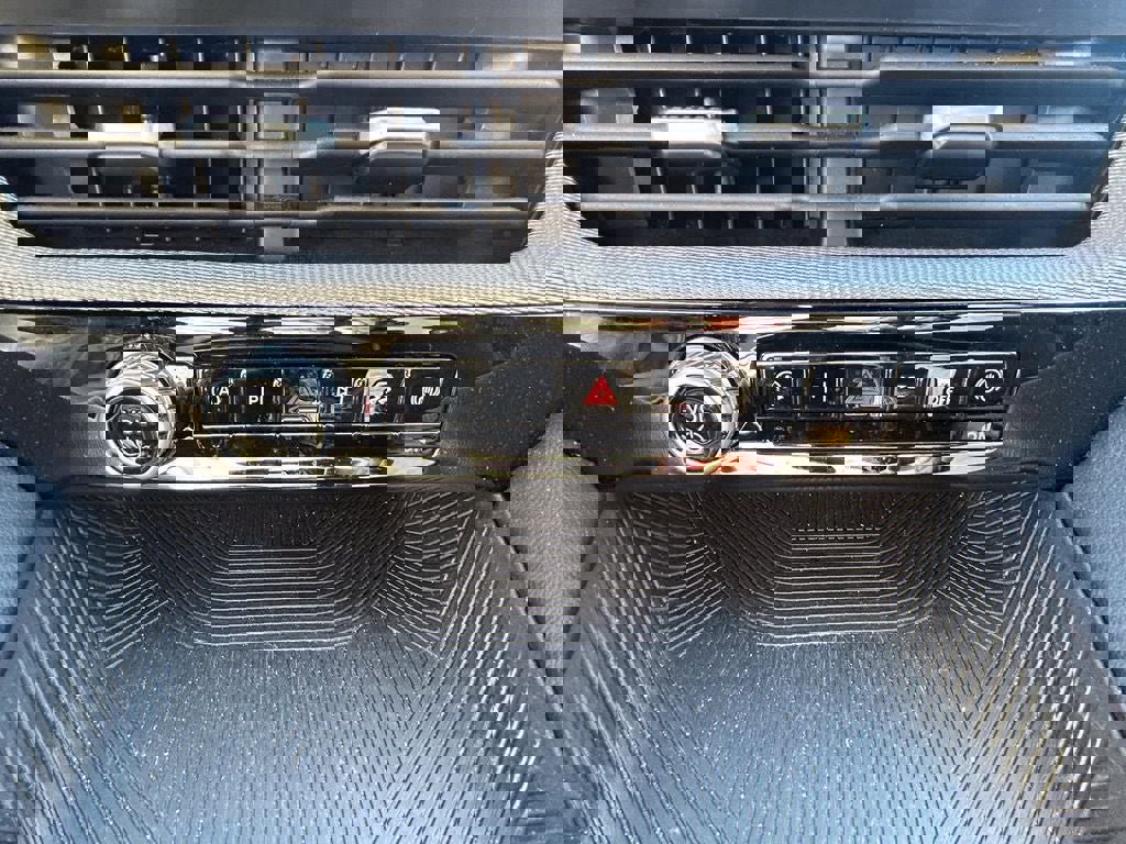 Used 2025 Ford Explorer ST-Line image 18