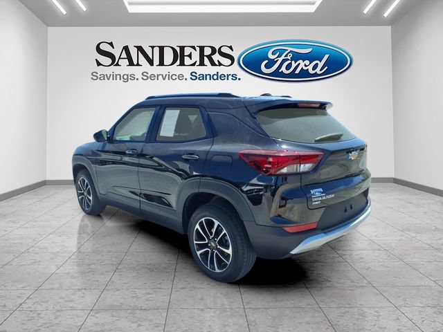 Used 2025 Chevrolet TrailBlazer LT AWD/4WD image 4