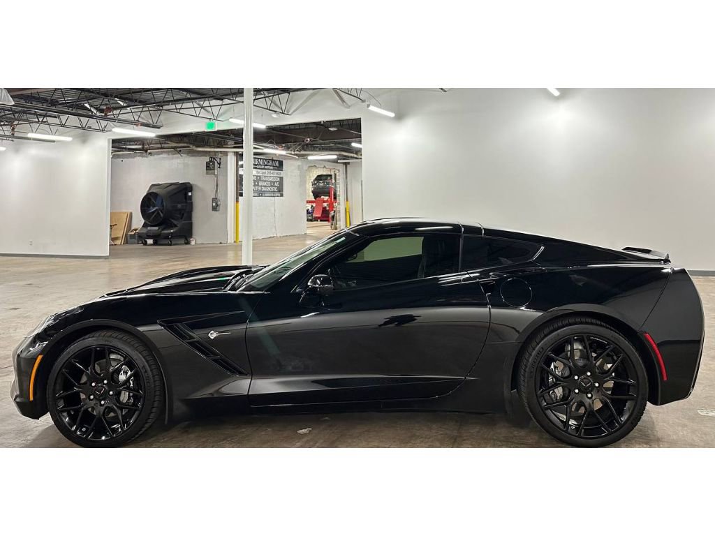 Used 2019 Chevrolet Corvette Stingray Coupe w/ 1LT image 9