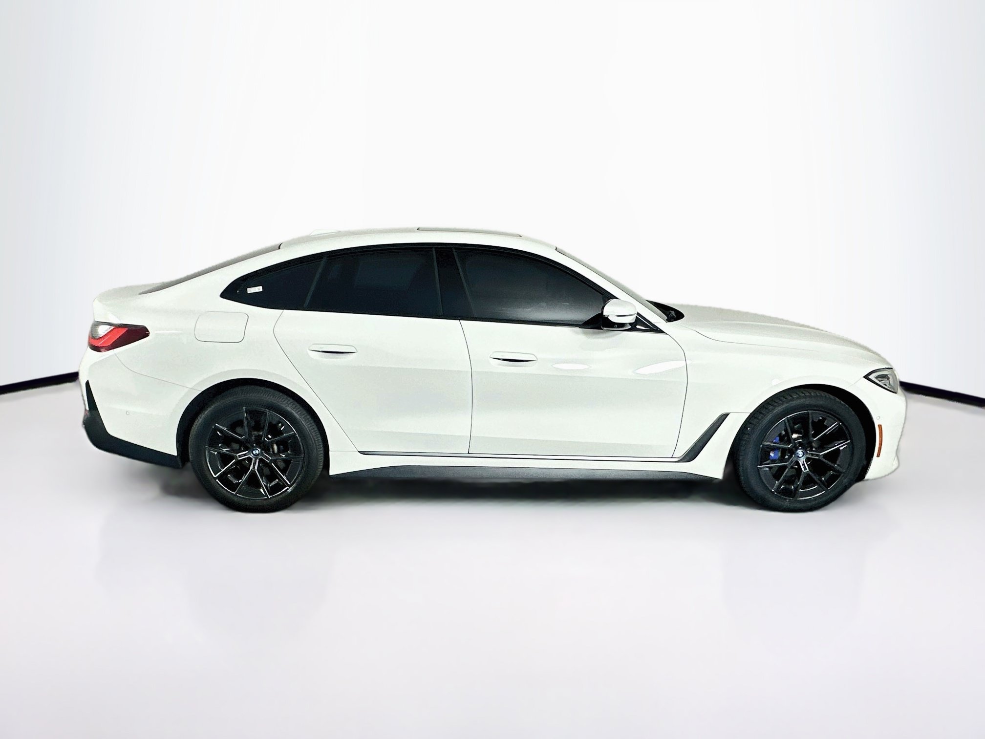 Used 2023 BMW i4 eDrive35 RWD image 10
