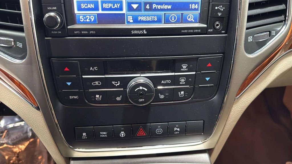 Used 2012 Jeep Grand Cherokee Overland AWD/4WD image 32