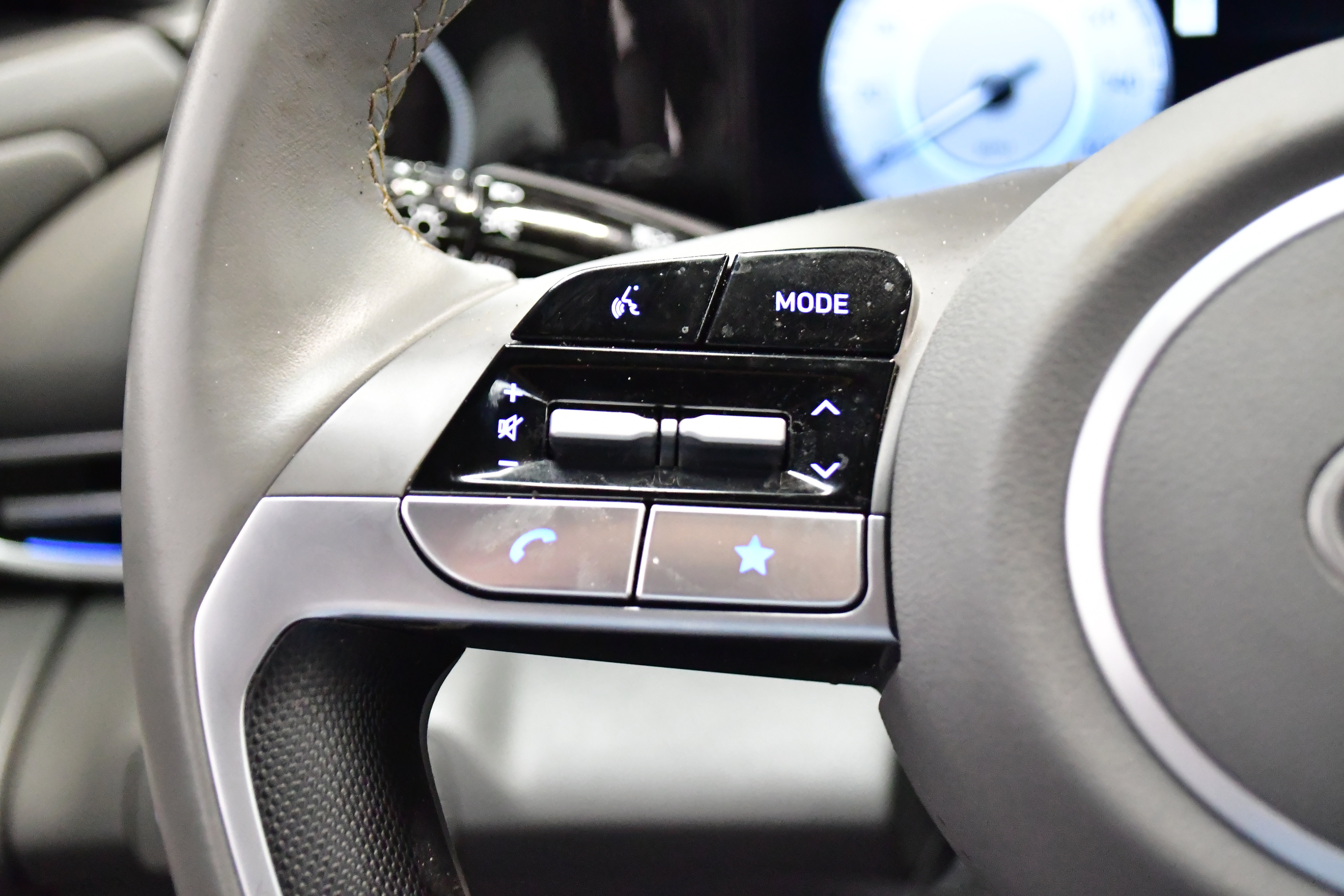 Used 2025 Hyundai Elantra SEL image 36