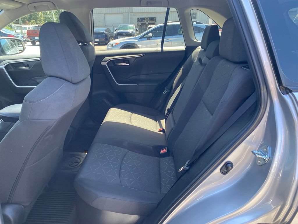 Used 2022 Toyota RAV4 XLE AWD/4WD image 8