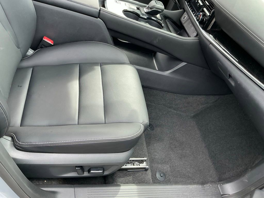 Used 2023 Nissan Rogue SL w/ SL Premium Package FWD image 7