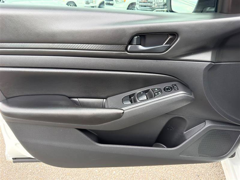 Used 2025 Nissan Altima 2.5 S FWD image 6