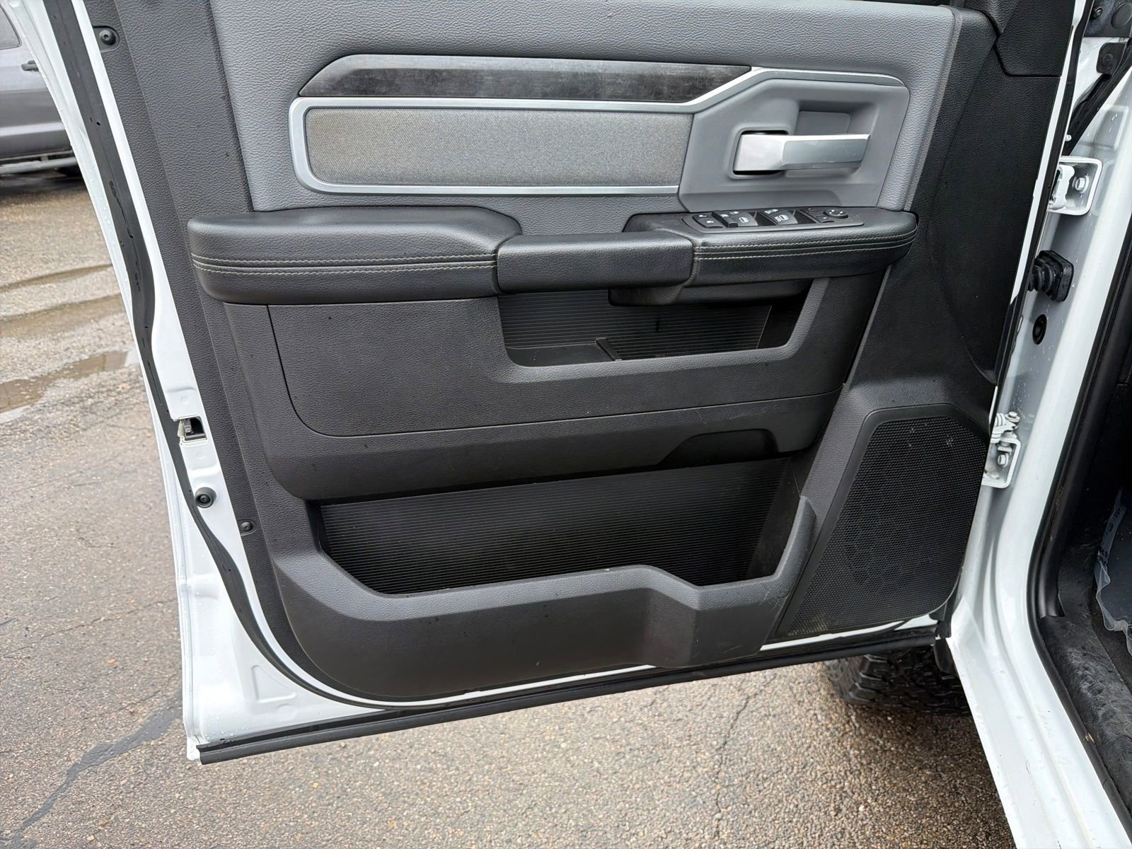 Used 2022 RAM 2500 Big Horn w/ Cold Weather Group image 12