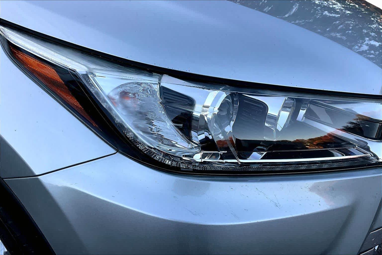 Certified 2018 Toyota Highlander Limited AWD/4WD image 26