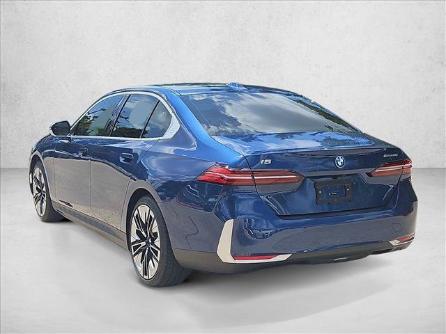 Used 2026 BMW i5 eDrive40 w/ Premium Package RWD image 8