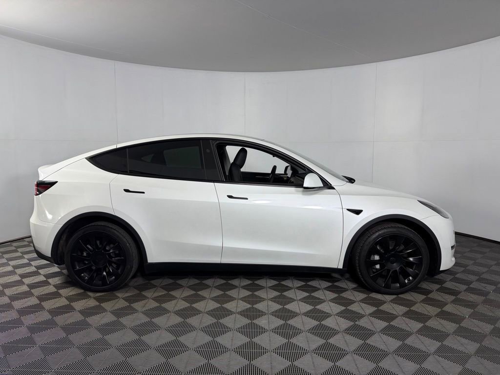 Used 2024 Tesla Model Y Long Range image 3