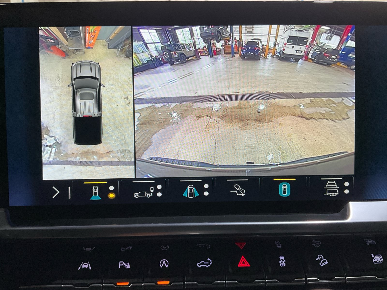 Used 2023 Chevrolet Silverado 1500 LTZ AWD/4WD image 19