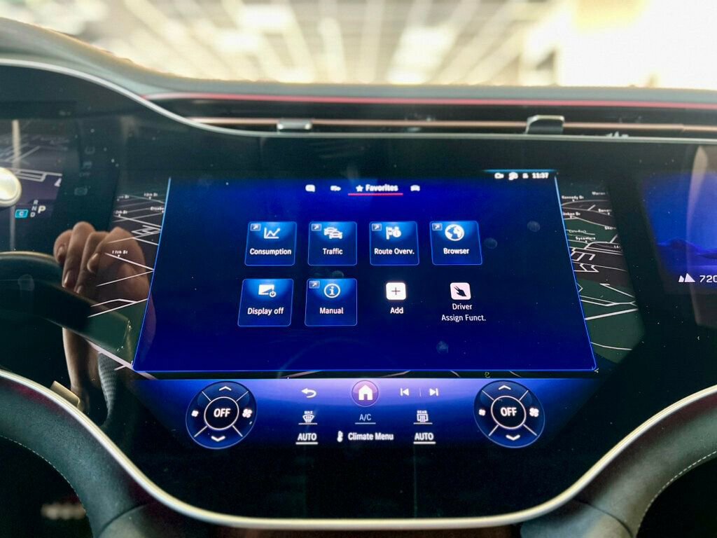 Used 2023 Mercedes-Benz EQS 580 4MATIC Sedan image 29