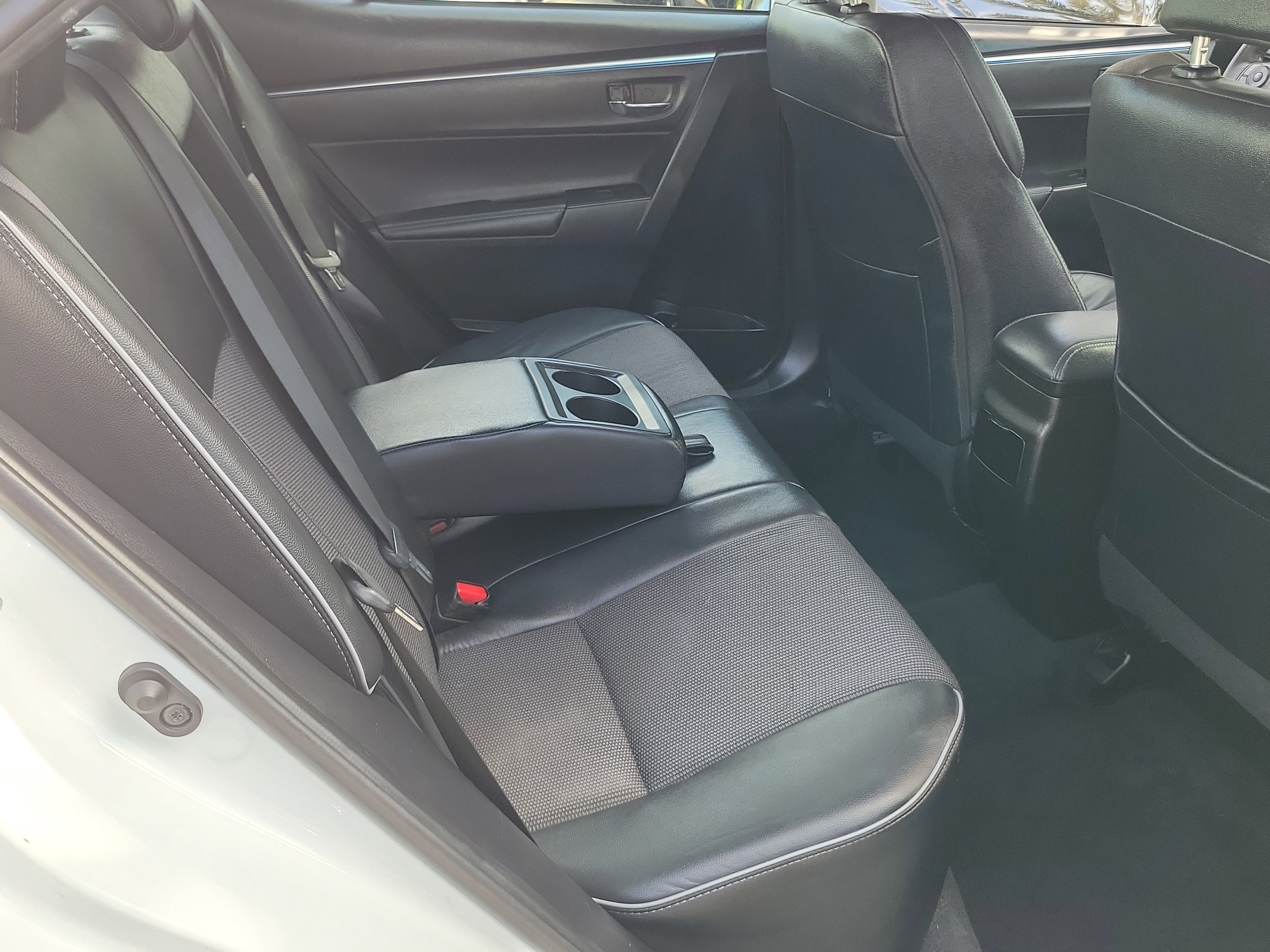 Used 2015 Toyota Corolla S image 22