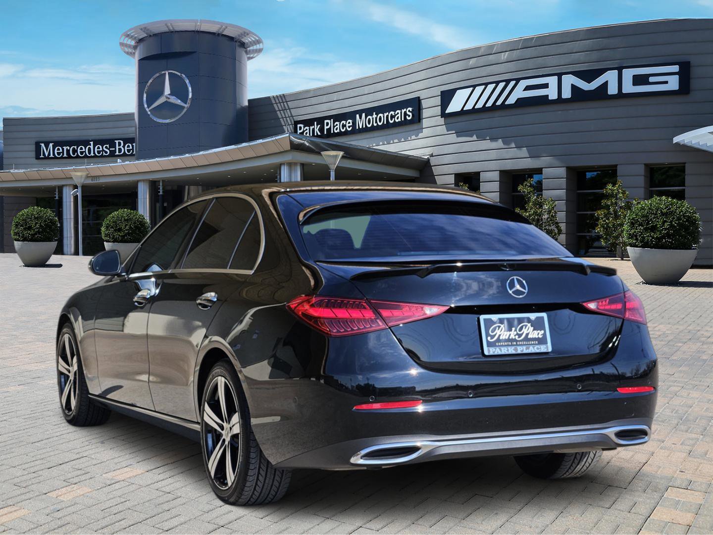 Used 2025 Mercedes-Benz C 300 Sedan image 4