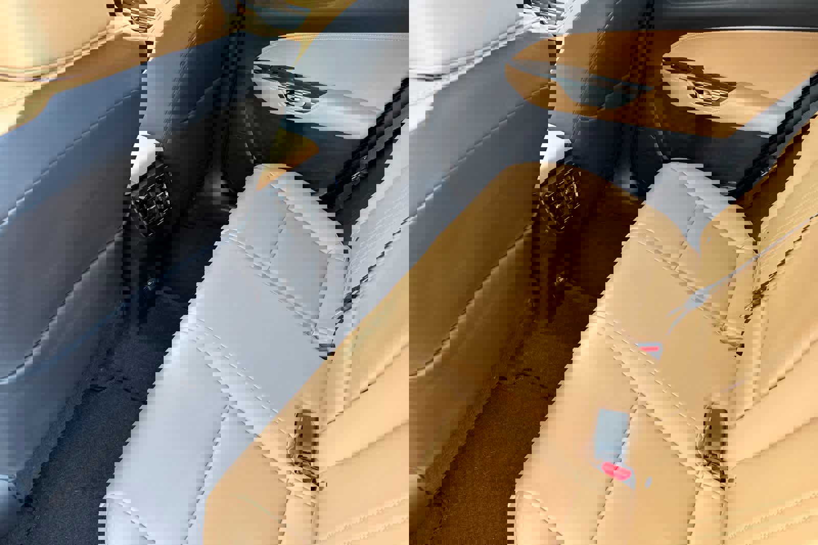 Used 2025 Lexus NX 350h AWD w/ Premium Package image 4