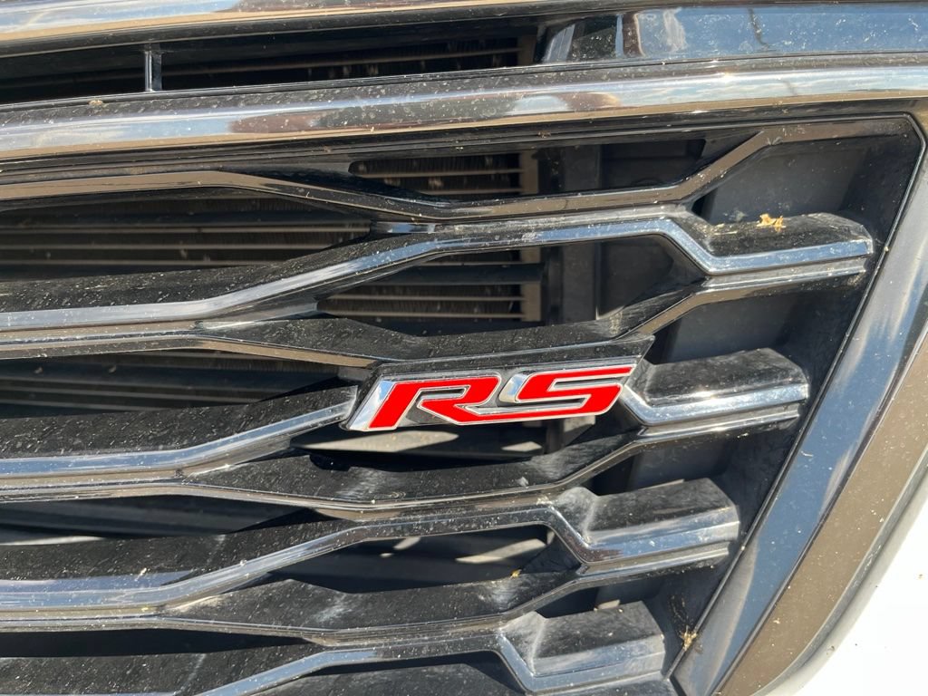Used 2023 Chevrolet Traverse RS FWD image 9