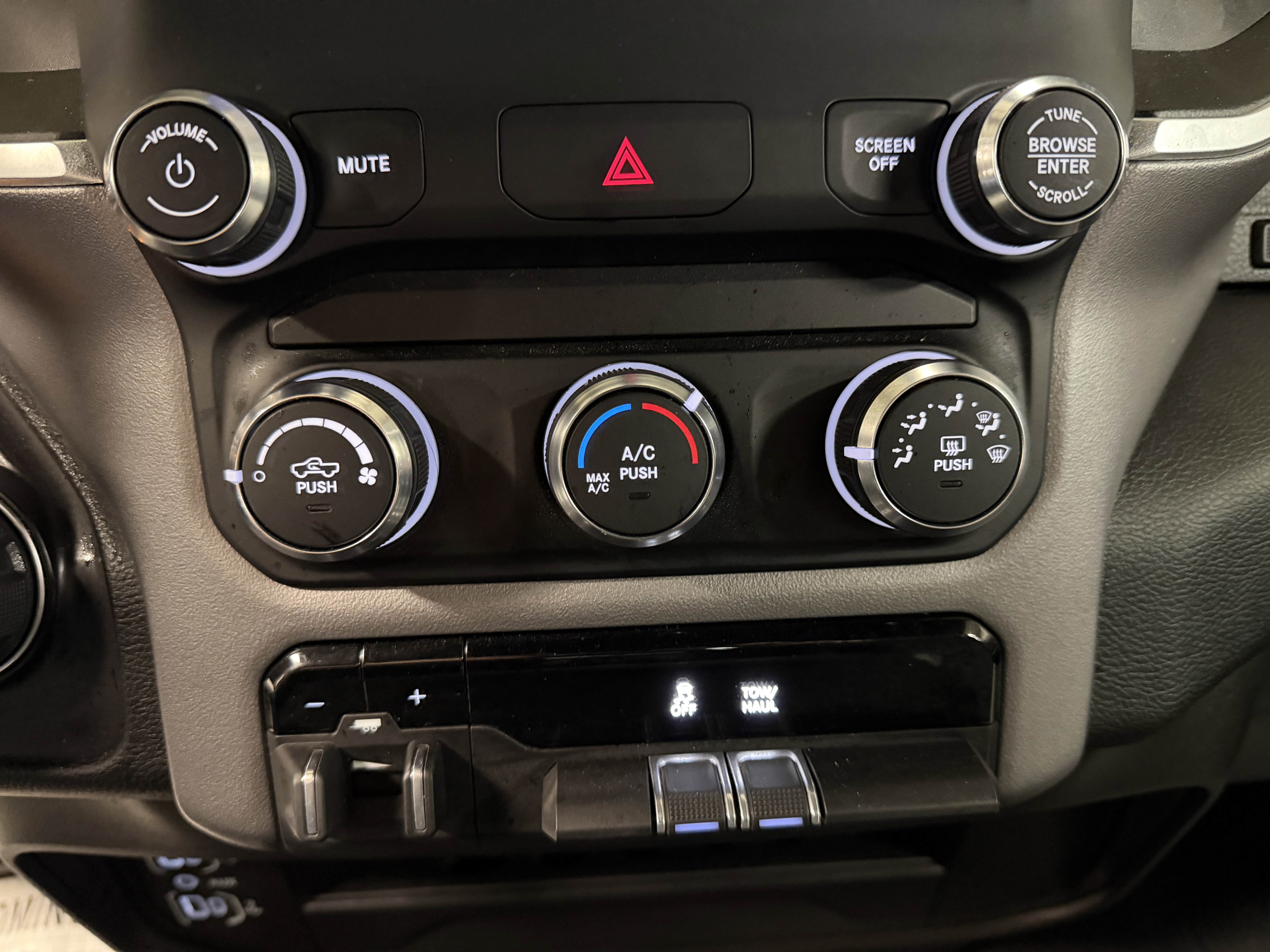 Used 2024 RAM 2500 Big Horn w/ Bed Utility Group image 15