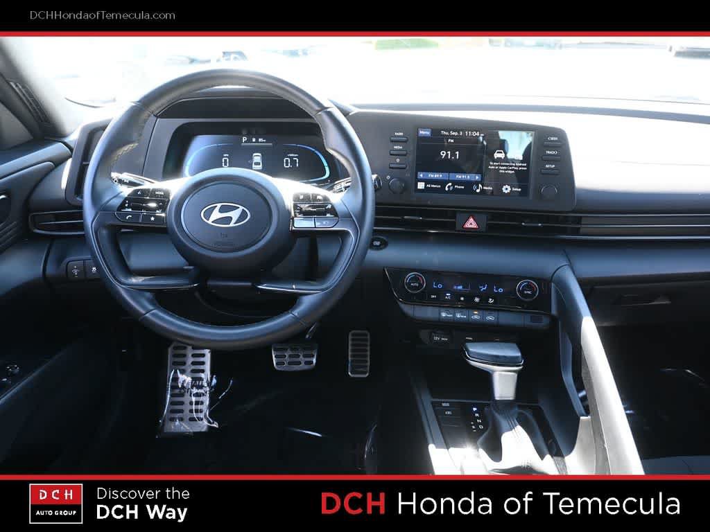 Used 2025 Hyundai Elantra Sport FWD image 8