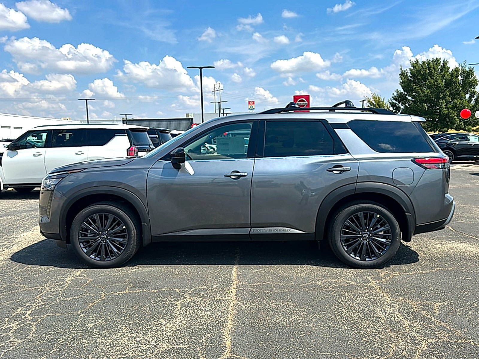 New 2026 Nissan Pathfinder SL w/ SL Premium Package FWD image 5