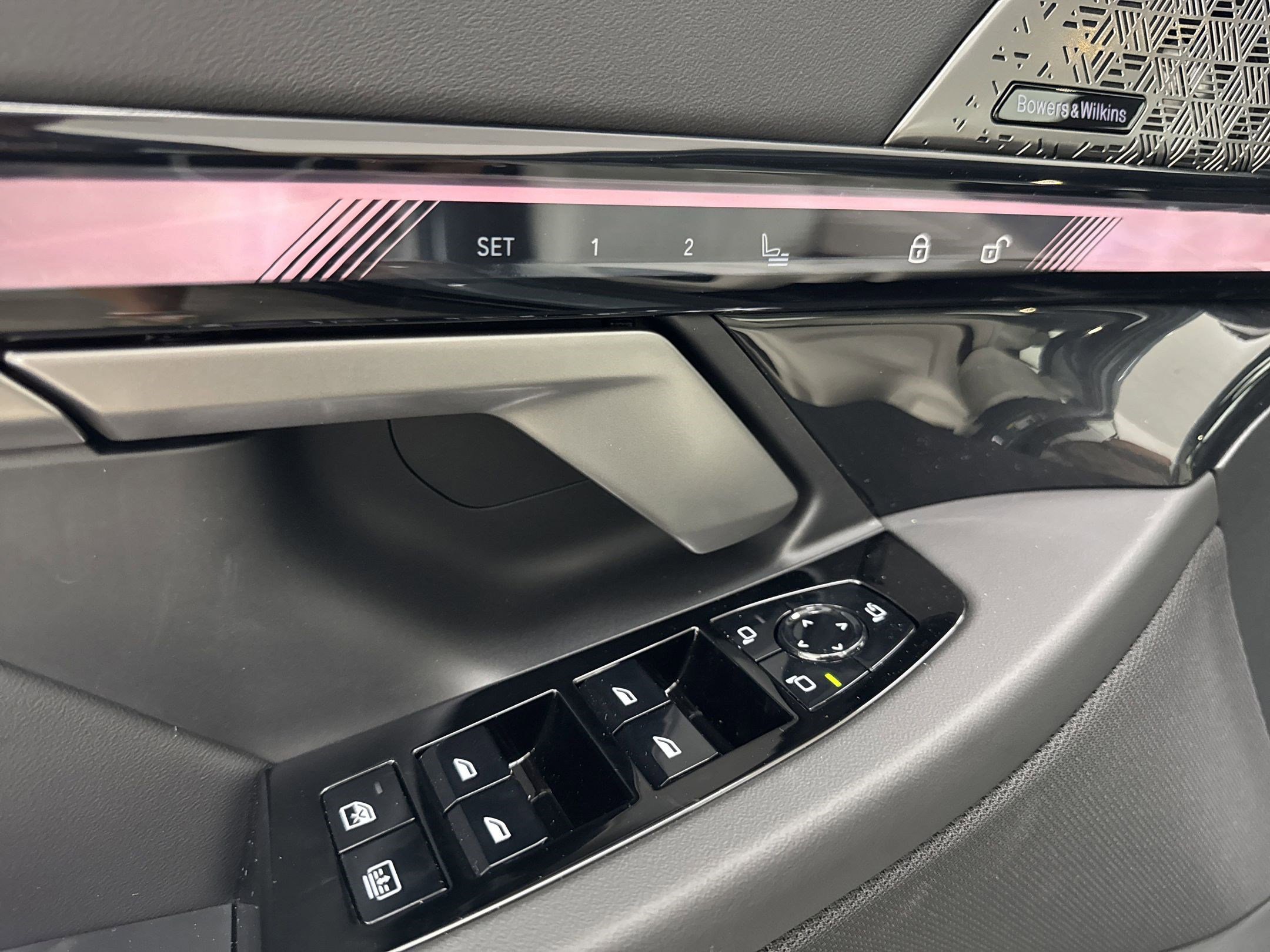 New 2026 BMW 550e xDrive w/ Executive Package image 13