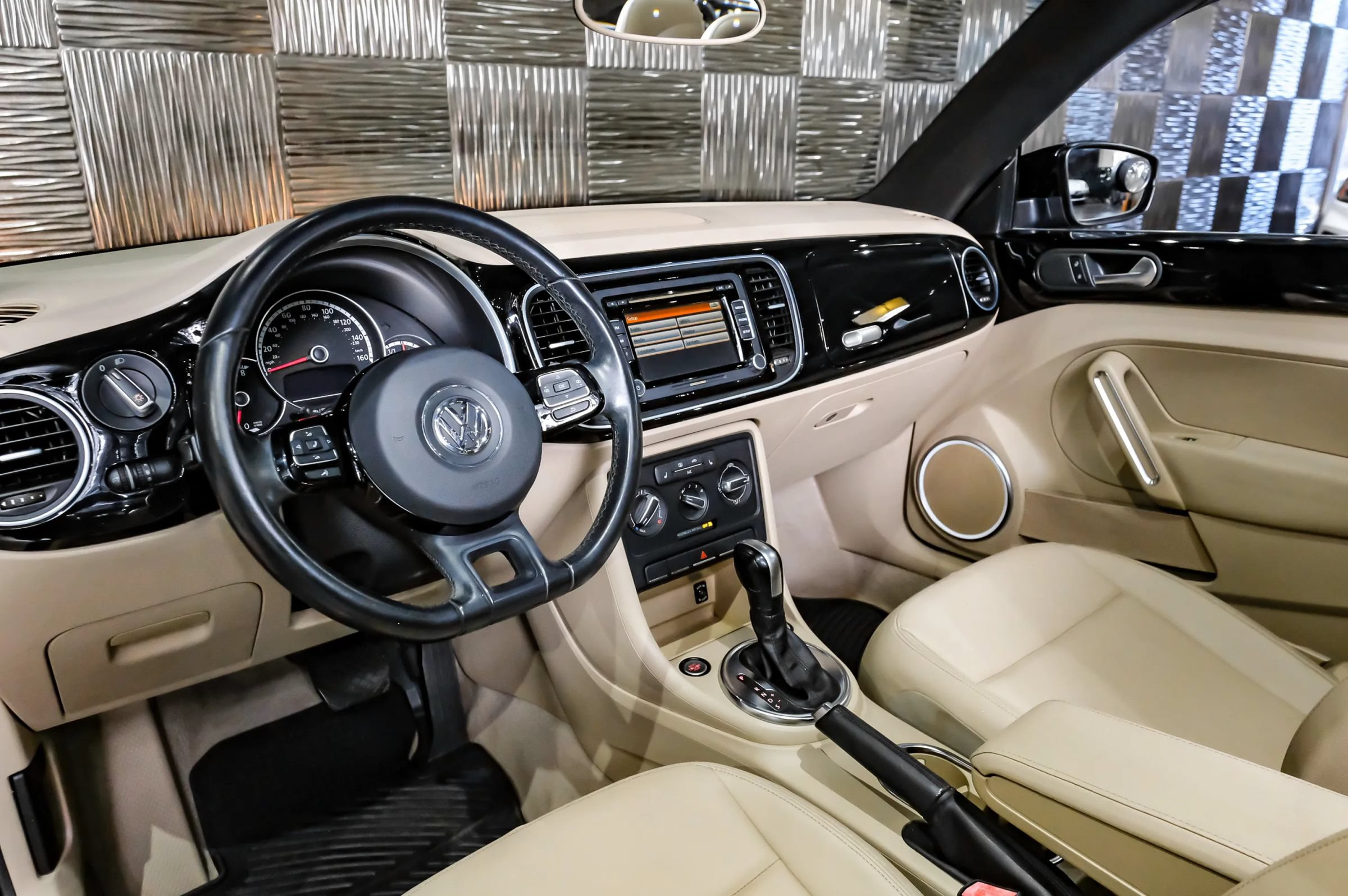 Used 2014 Volkswagen Beetle 2.5 FWD image 3