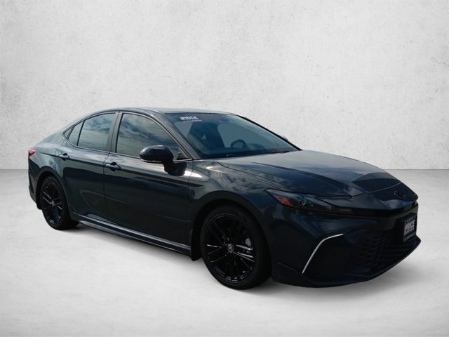 Used 2025 Toyota Camry SE w/ Convenience Package FWD image 3